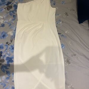 Asymmetrical dress, lined.